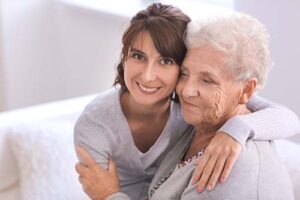 hospice patient and loved one discuss how to choose a hospice care provider